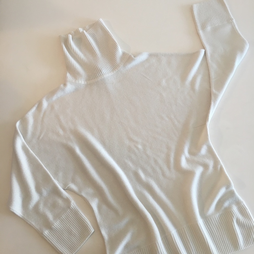 ✨JC✨Soft Cream Sweater